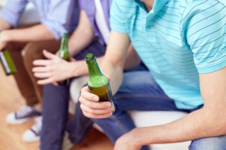 «Почему алкоголизм молодеет?. Советы подростку»